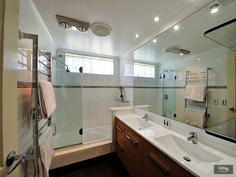 117 Woodland Parade, Stake Hill WA 6181