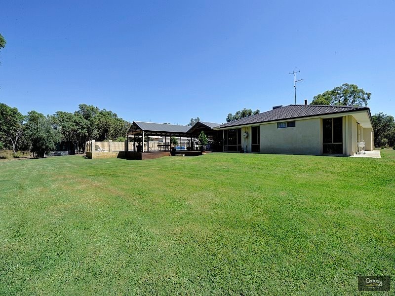 117 Woodland Parade, Stake Hill WA 6181