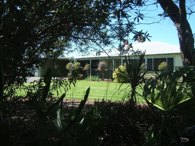 209 Clifton Road, Yarloop WA 6218