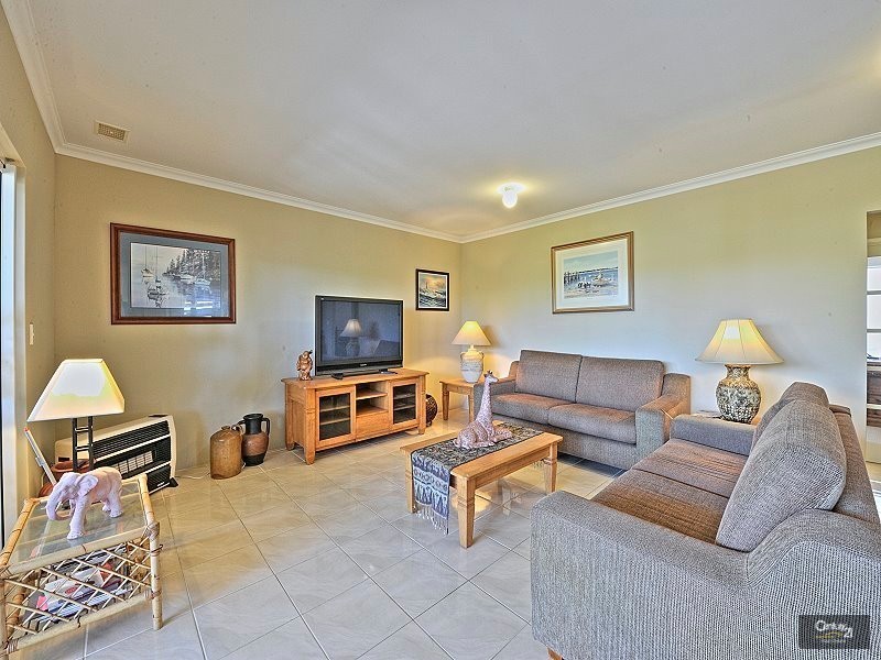 18 Bridgewater Boulevard, Erskine WA 6210