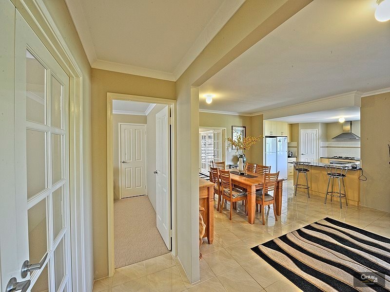 18 Bridgewater Boulevard, Erskine WA 6210