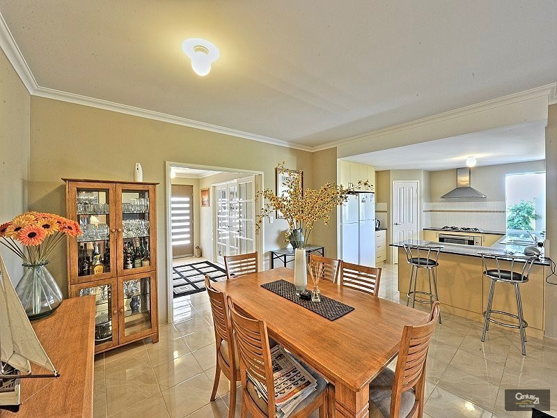 18 Bridgewater Boulevard, Erskine WA 6210