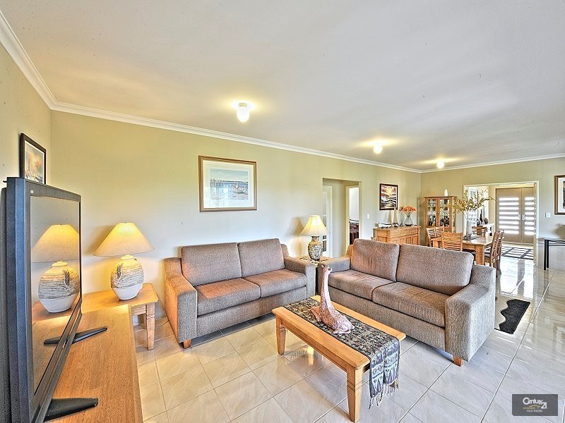 18 Bridgewater Boulevard, Erskine WA 6210