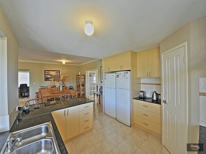 18 Bridgewater Boulevard, Erskine WA 6210