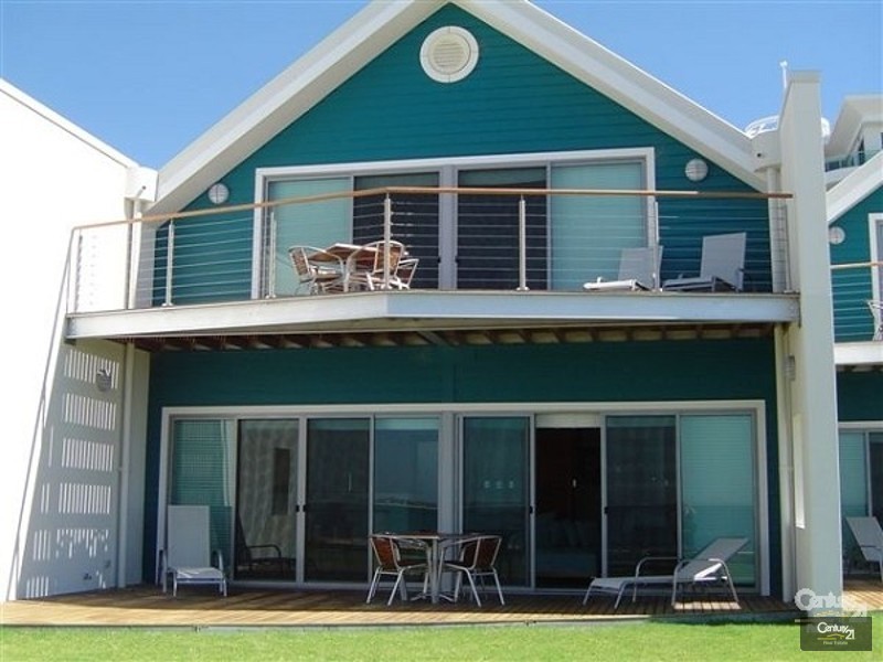 3/16 Dolphin Drive, Mandurah WA 6210