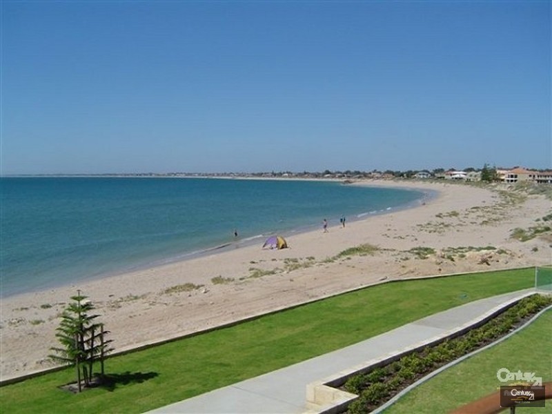 3/16 Dolphin Drive, Mandurah WA 6210