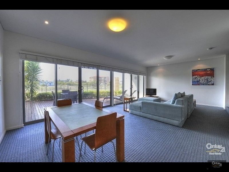 3/16 Dolphin Drive, Mandurah WA 6210