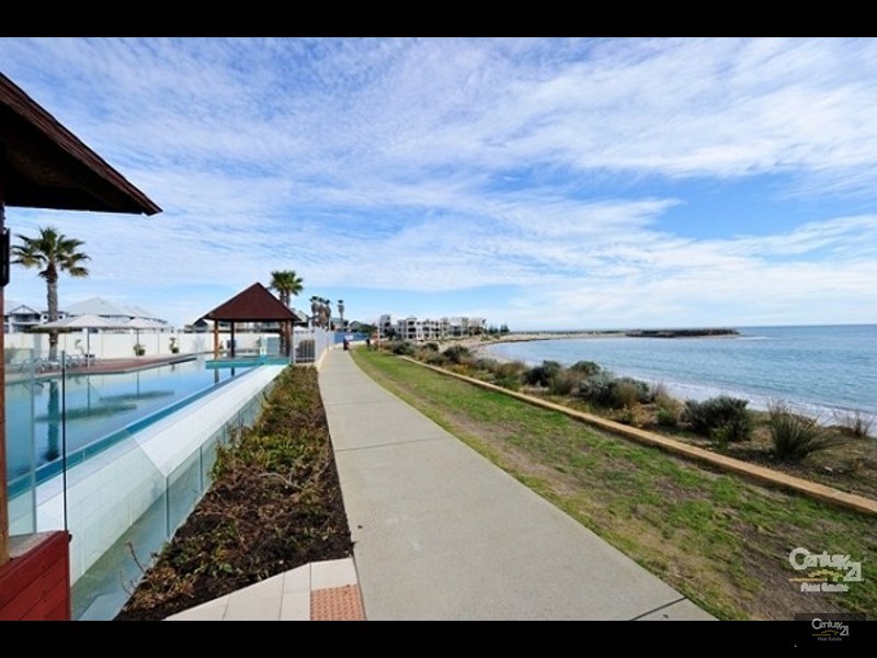 3/16 Dolphin Drive, Mandurah WA 6210