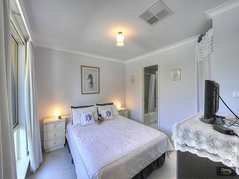 8A Chepstow Drive, Mandurah WA 6210