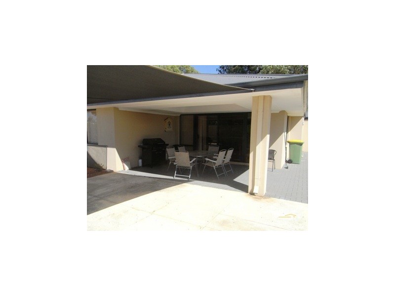 3 Adela Bend LAKELANDS, Mandurah WA 6210