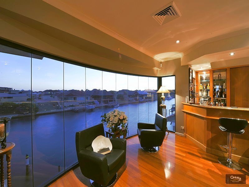 18 Fistina Ramble, Halls Head WA 6210