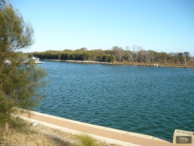 49 Erins Isle, Dudley Park WA 6210