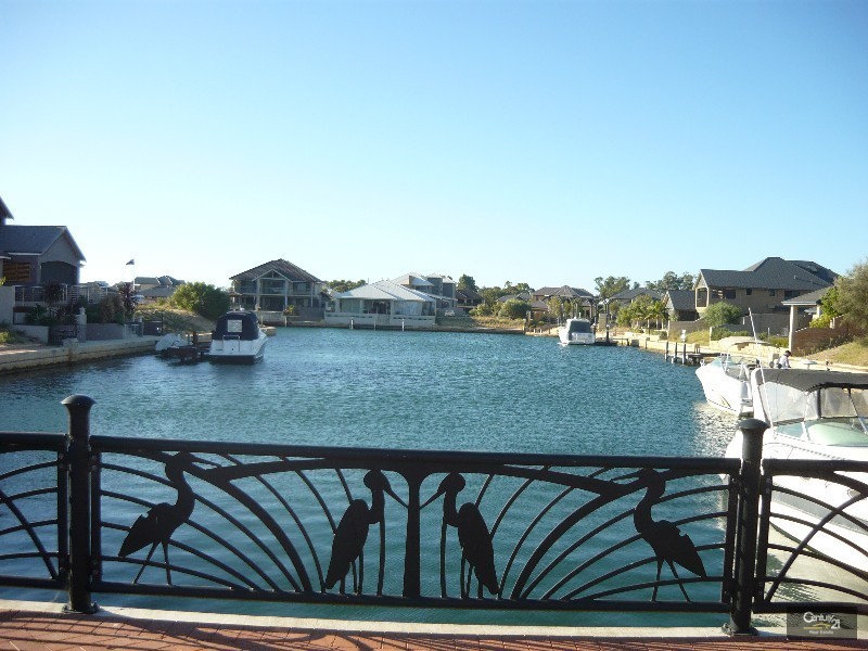 49 Erins Isle, Dudley Park WA 6210