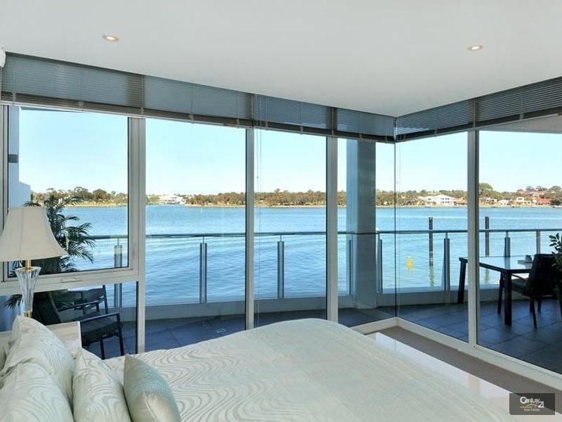 201/5 Marco Polo Drive, Mandurah WA 6210