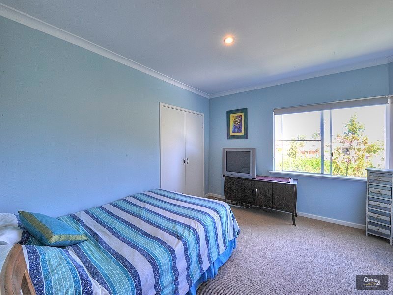 5a Barry Street, Mandurah WA 6210