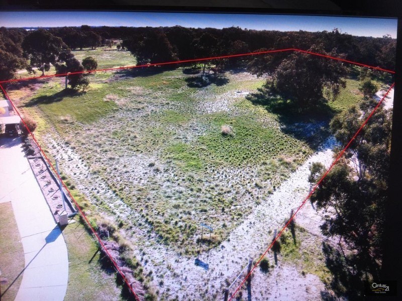 16 Jacaranda Drive, North Yunderup WA 6208