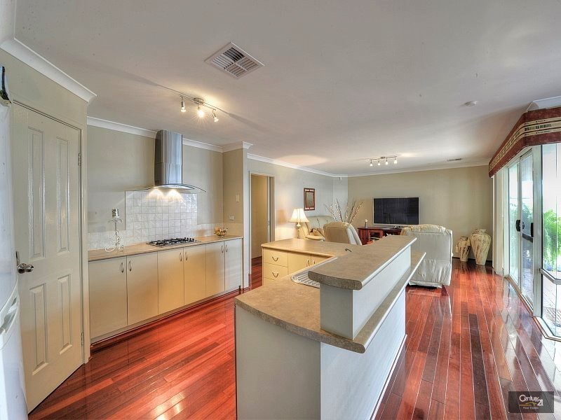 19 Tamcrest Loop, Meadow Springs WA 6210