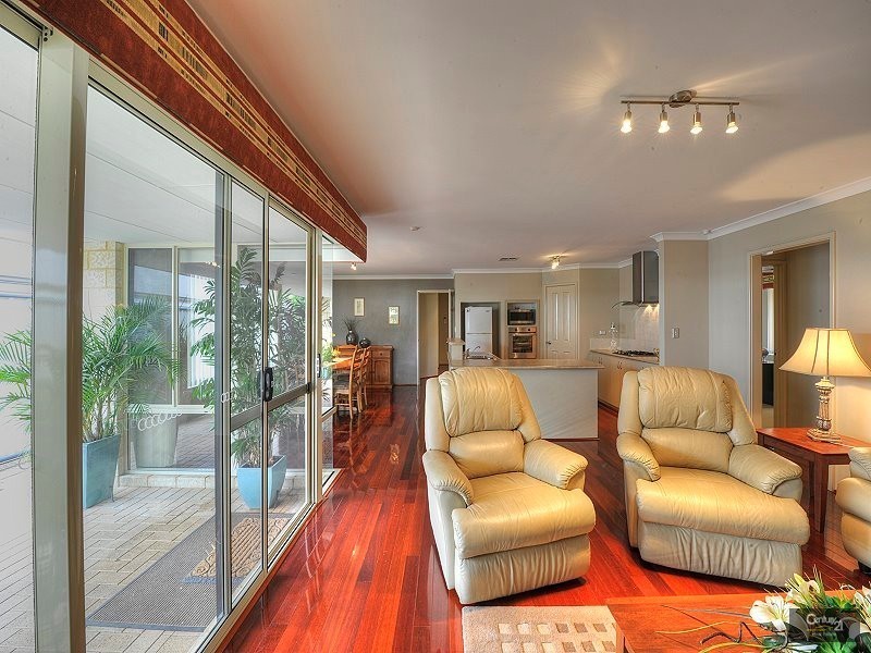 19 Tamcrest Loop, Meadow Springs WA 6210