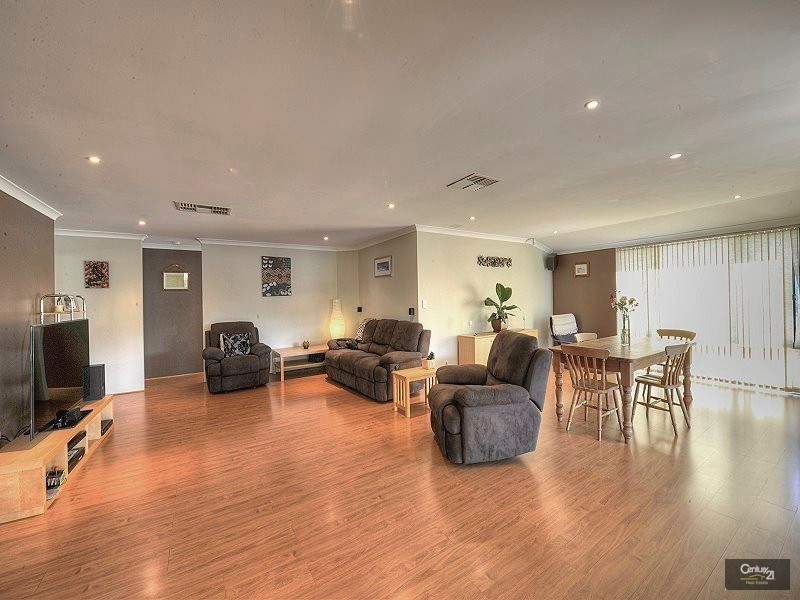 12 Bethel Corner, Halls Head WA 6210