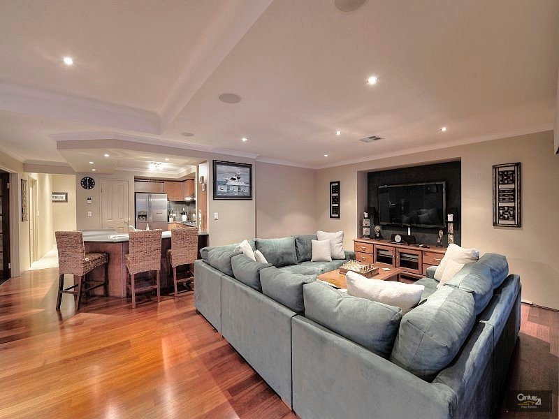 39 Leisure Way, Port Mandurah, Halls Head WA 6210