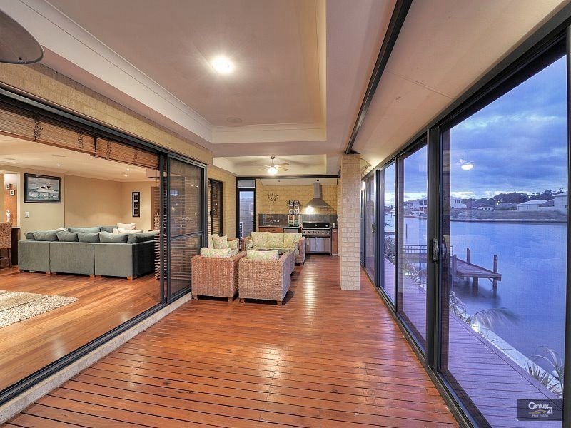 39 Leisure Way, Port Mandurah, Halls Head WA 6210
