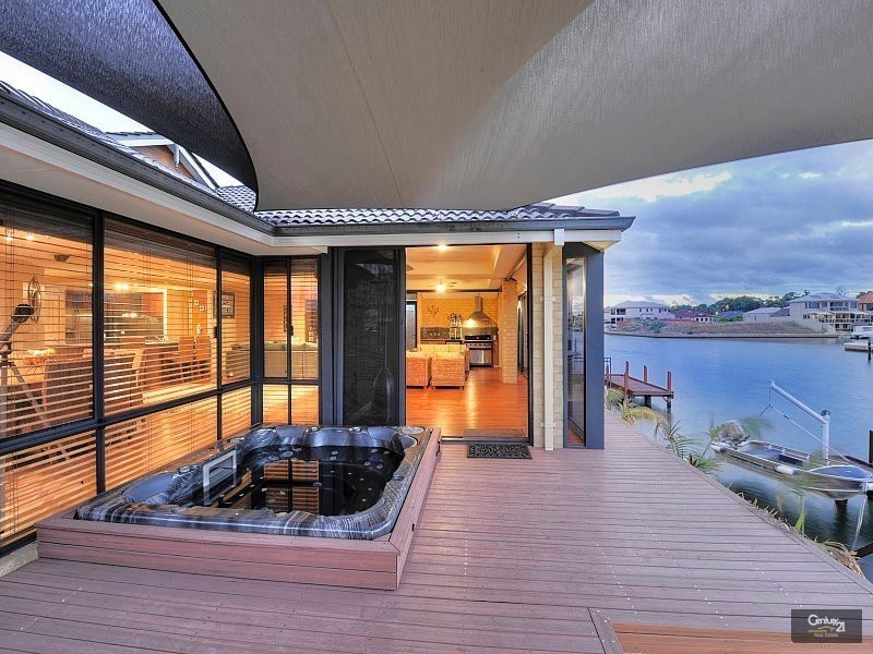 39 Leisure Way, Port Mandurah, Halls Head WA 6210