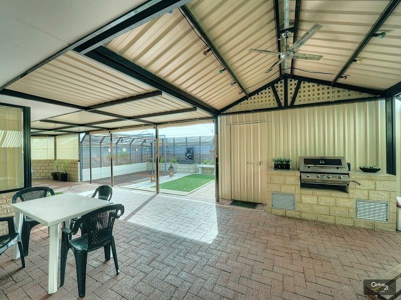 36 Sunningdale Chase, Meadow Springs WA 6210