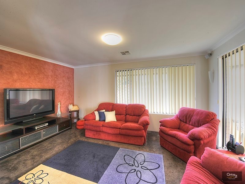 36 Sunningdale Chase, Meadow Springs WA 6210