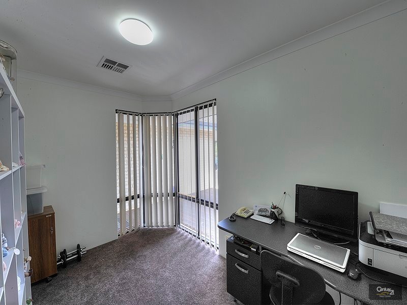 36 Sunningdale Chase, Meadow Springs WA 6210