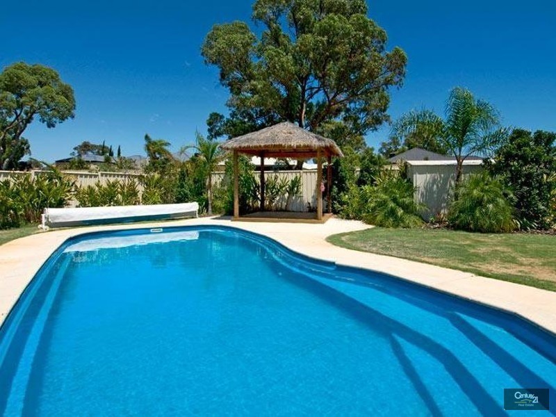 5 Wirra Lane, Lakelands WA 6180