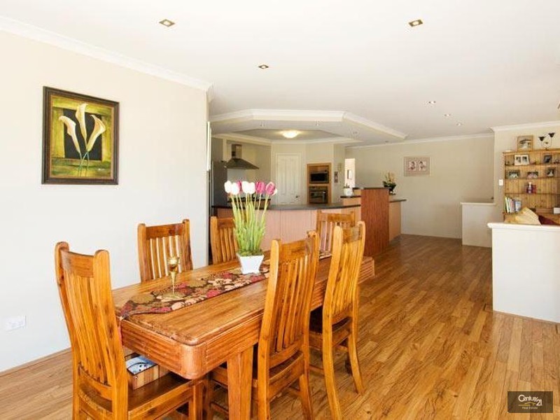 5 Wirra Lane, Lakelands WA 6180