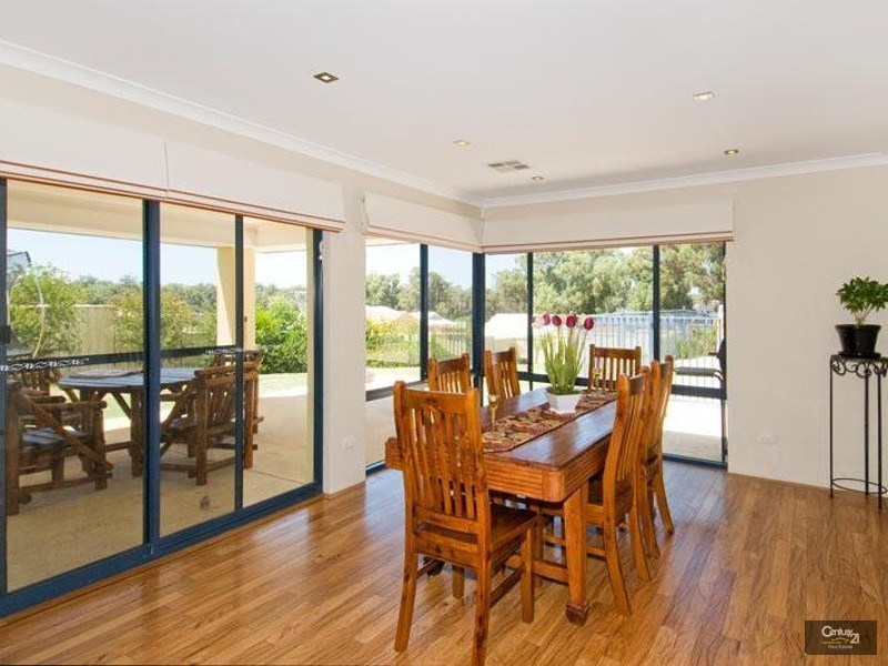 5 Wirra Lane, Lakelands WA 6180