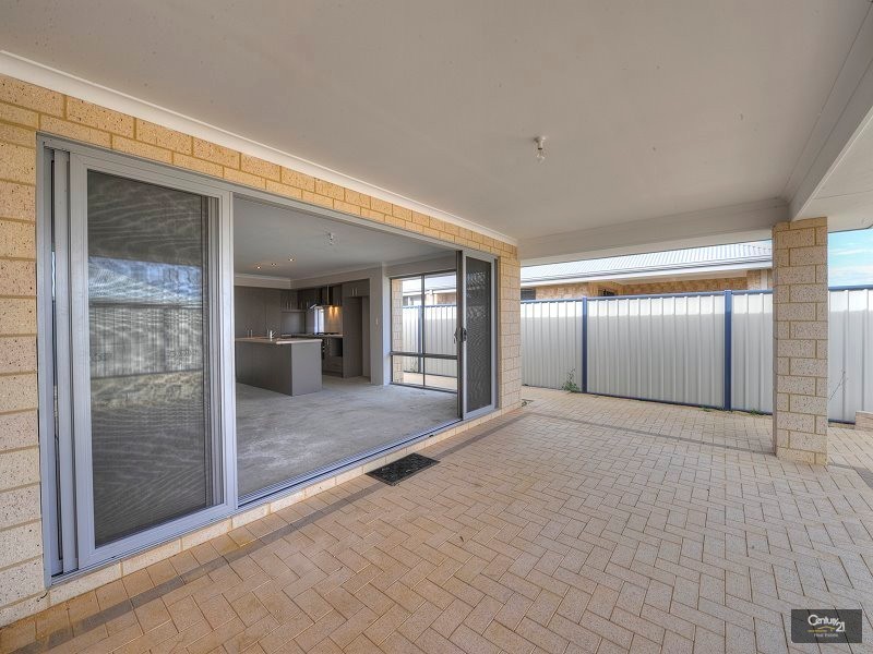 18 St Cloud Link, Meadow Springs WA 6210