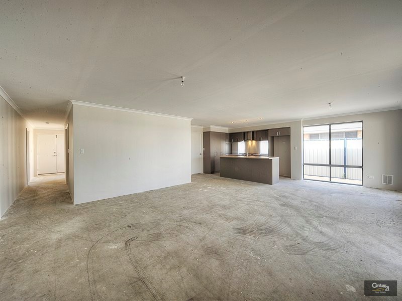 18 St Cloud Link, Meadow Springs WA 6210