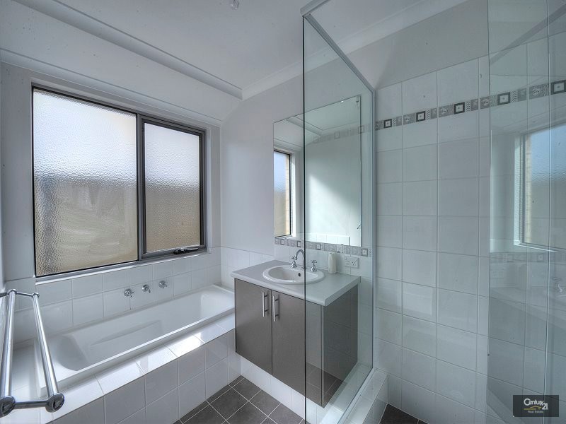 18 St Cloud Link, Meadow Springs WA 6210