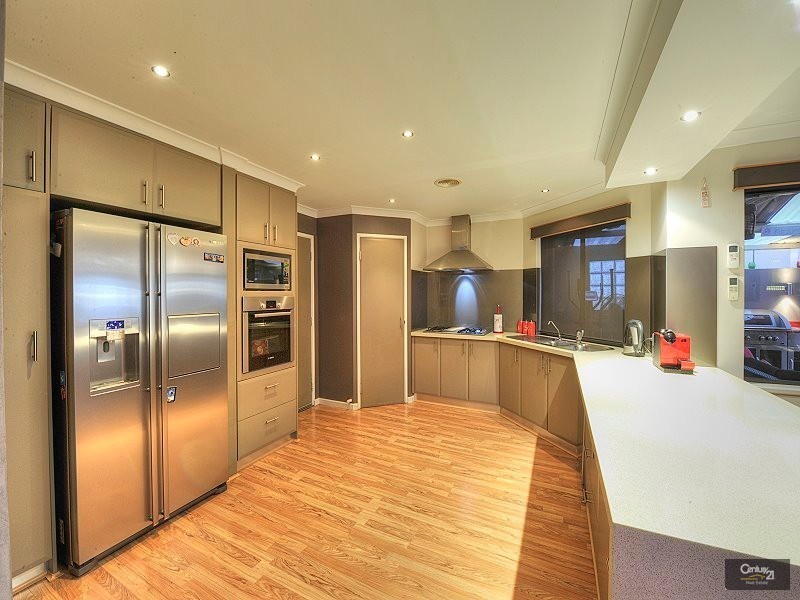 22 Garcia Loop, Lakelands WA 6180