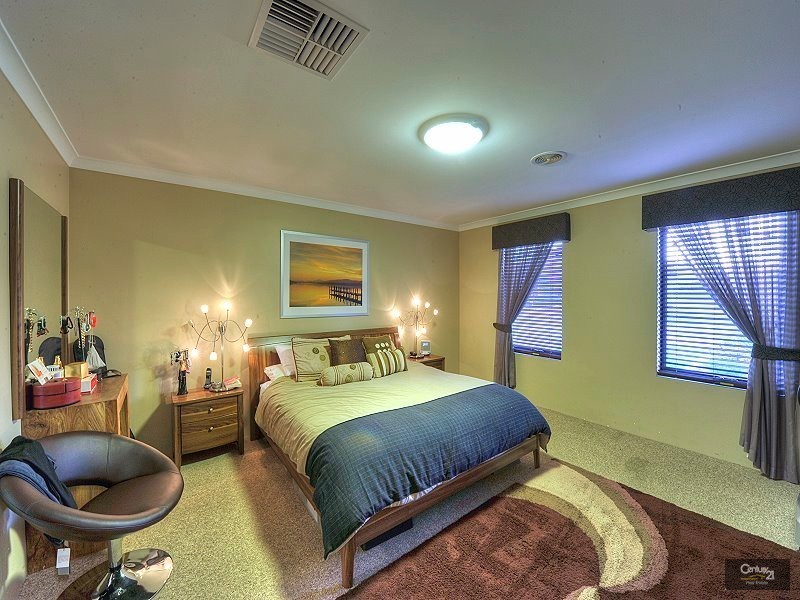 22 Garcia Loop, Lakelands WA 6180