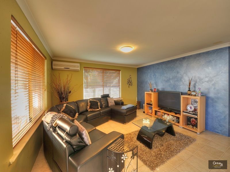 11 Peron Place, San Remo WA 6210