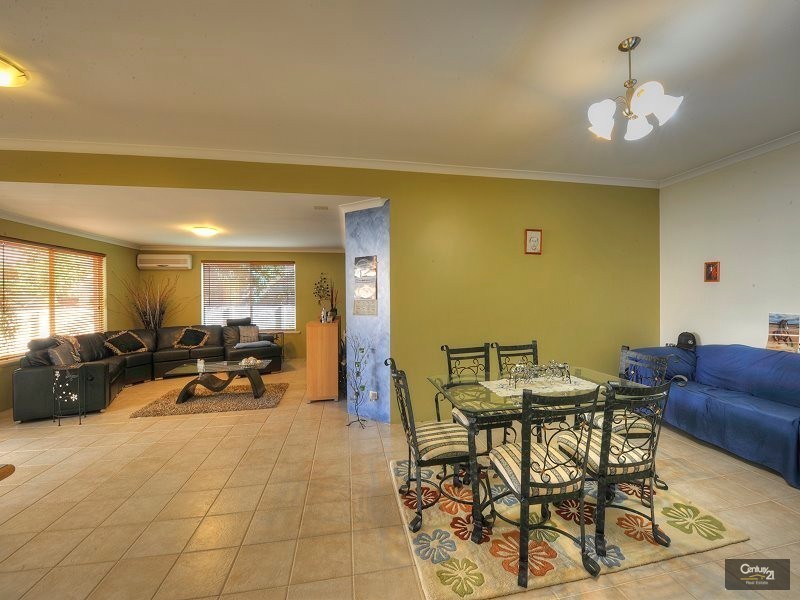 11 Peron Place, San Remo WA 6210