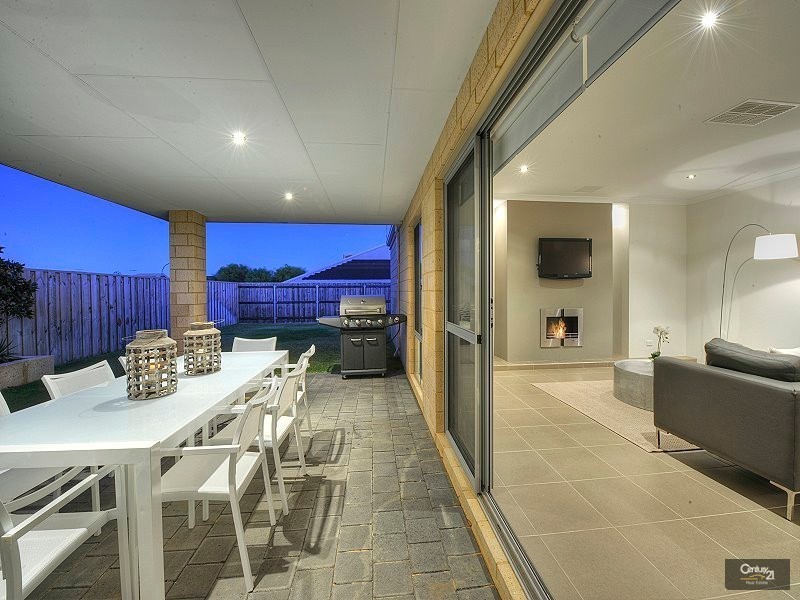 18 Tectona Way, Halls Head WA 6210