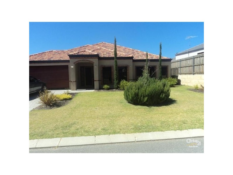 16 Adriana Way HALLS HEAD, Mandurah WA 6210