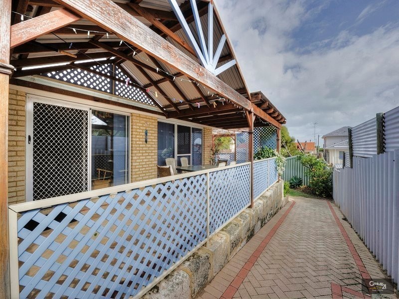 17 Success Street, Madora Bay WA 6210