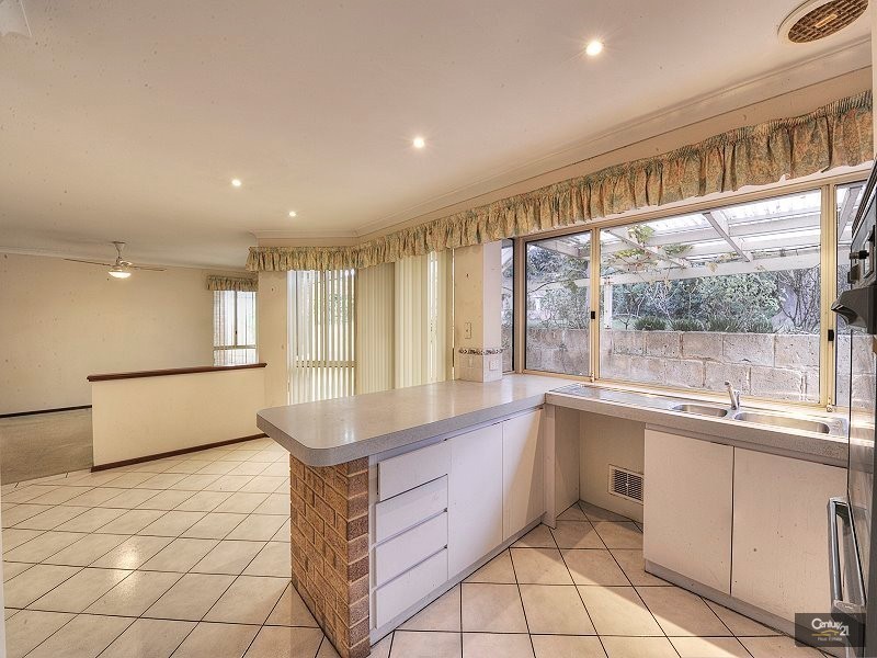 2/9 Berrigan Row, Halls Head WA 6210
