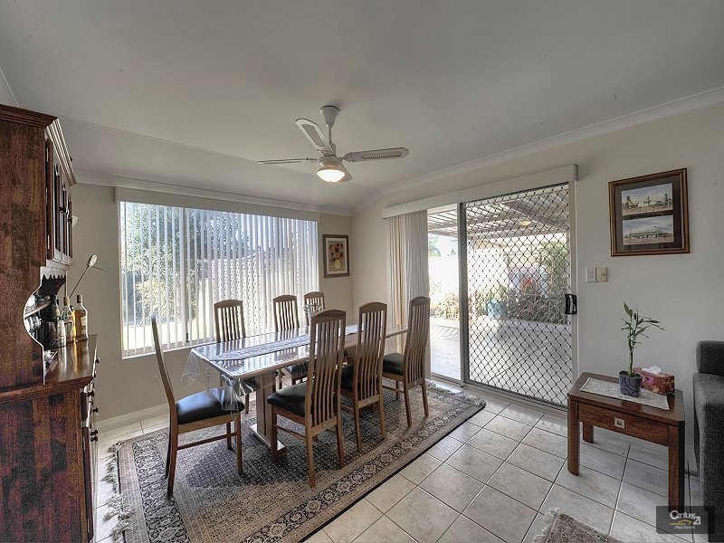 72  Floribunda Avenue, Halls Head WA 6210