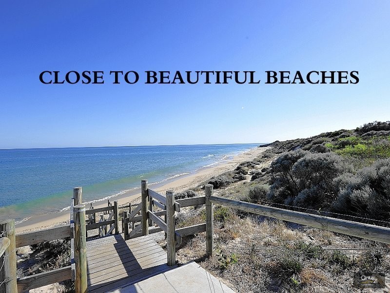 72  Floribunda Avenue, Halls Head WA 6210