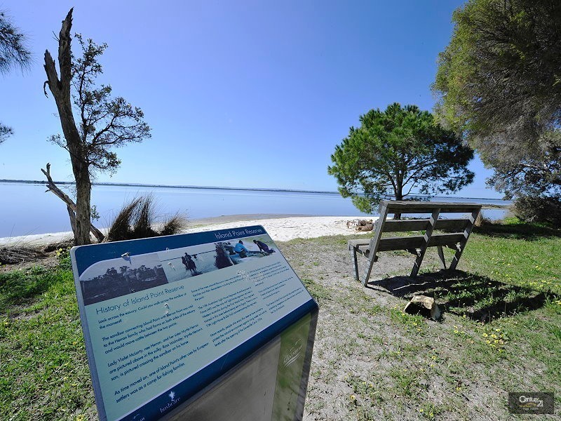 540  Southern Estuary Road, Lake Clifton WA 6215