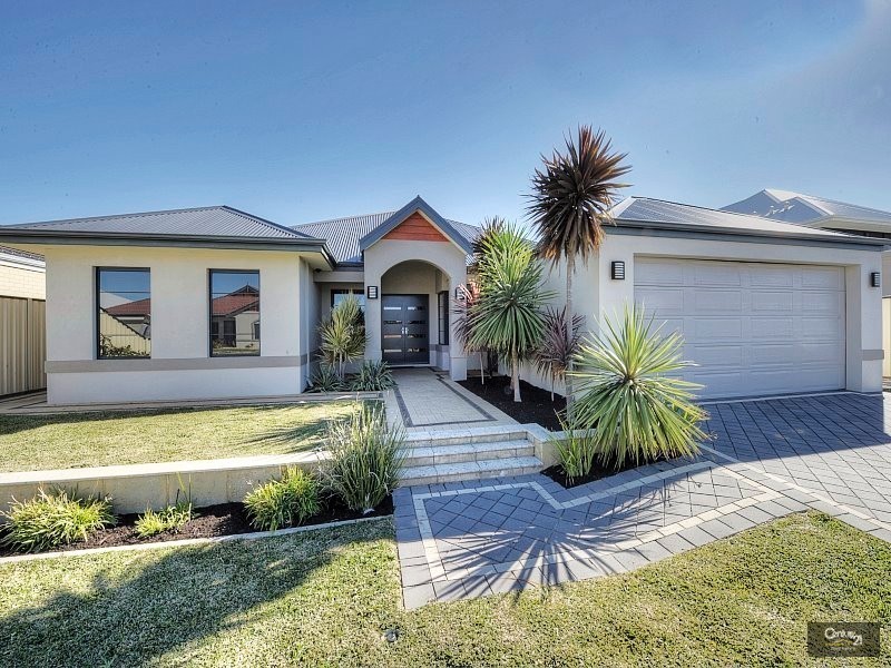 15 Lady Stirling Parade, Madora Bay WA 6210