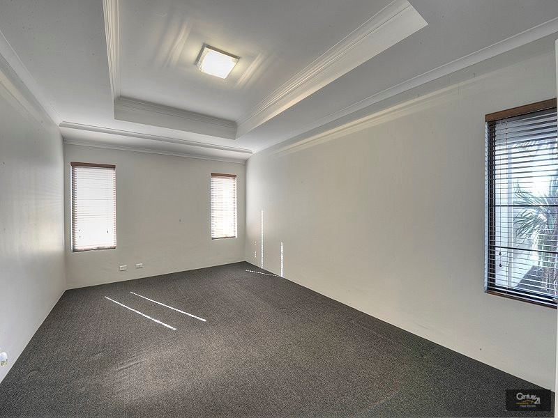 15 Lady Stirling Parade, Madora Bay WA 6210