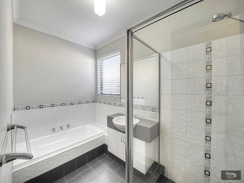 15 Lady Stirling Parade, Madora Bay WA 6210