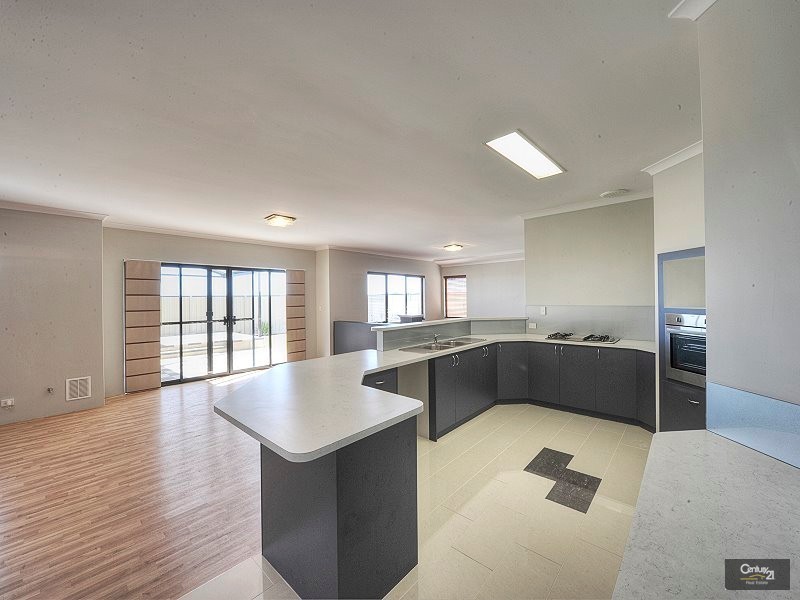 15 Lady Stirling Parade, Madora Bay WA 6210